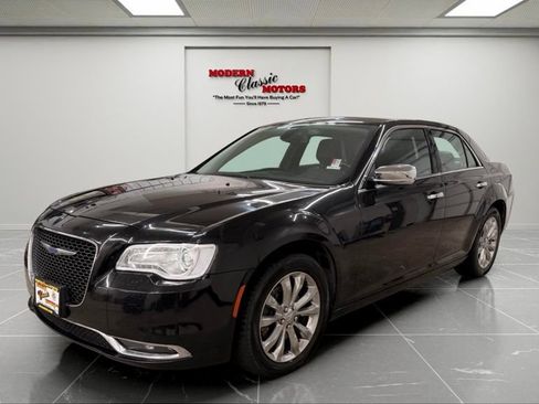 Used 2019 Chrysler 300 Limited AWD/4WD image 3