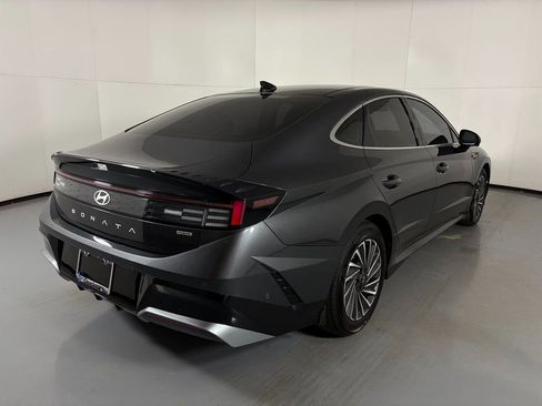Used 2025 Hyundai Sonata Limited image 8