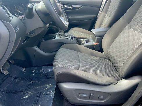 Used 2017 Nissan Rogue Sport SV image 11