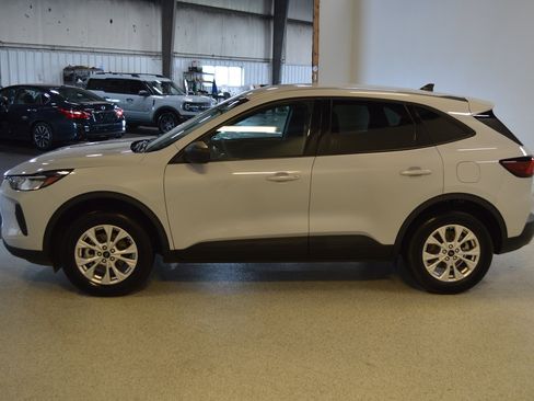 Used 2025 Ford Escape Active AWD/4WD image 6