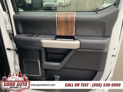 Used 2018 Ford F150 Lariat w/ Equipment Group 502A Luxury image 10