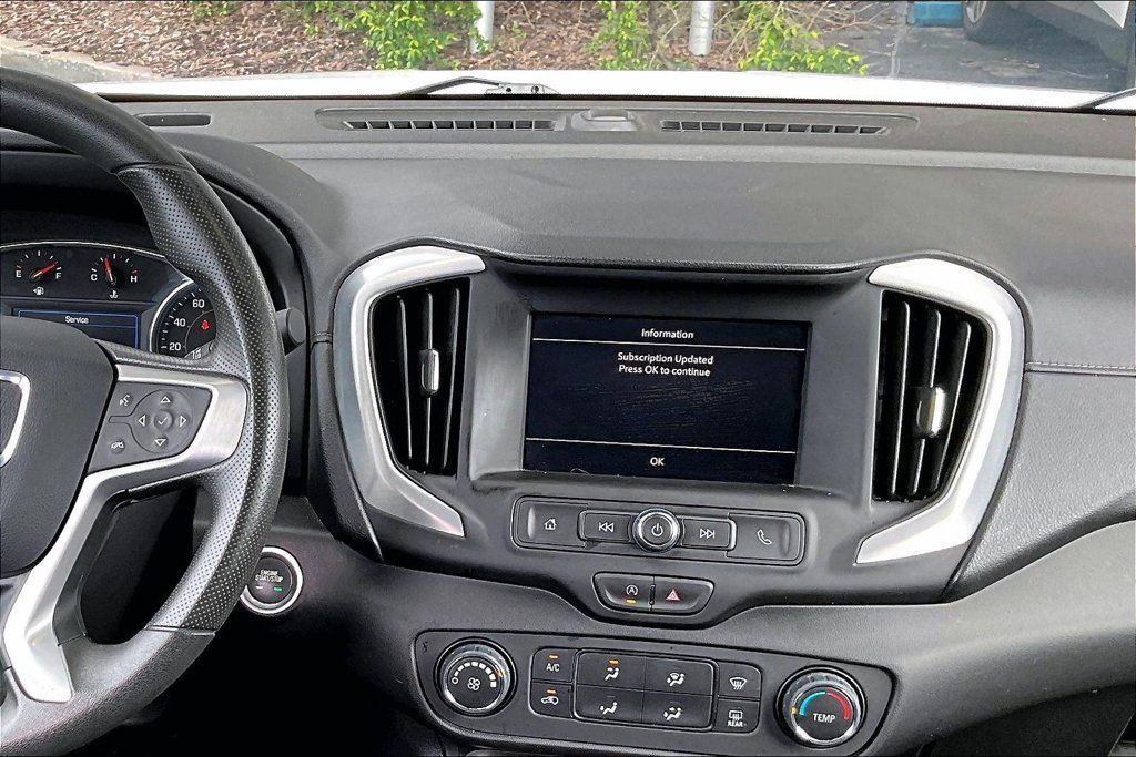 Used 2024 GMC Terrain SLE AWD/4WD image 9