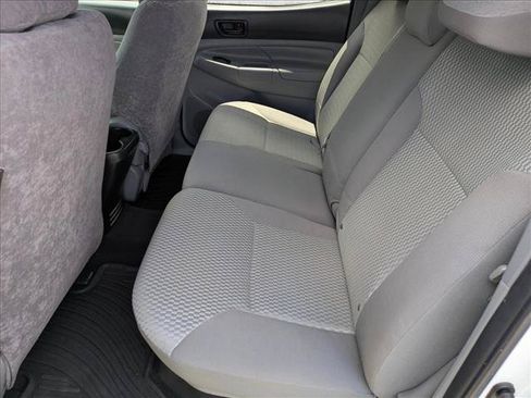 Used 2015 Toyota Tacoma PreRunner w/ SR5 Package RWD image 16