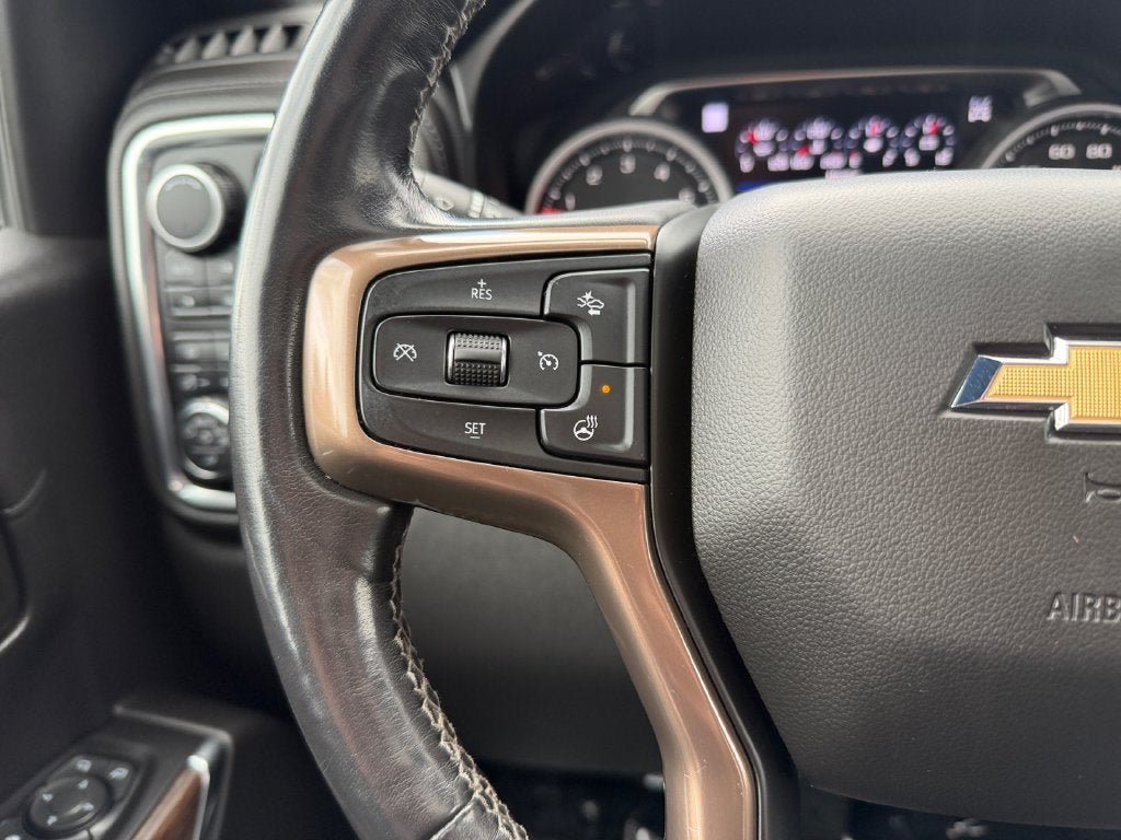 Used 2019 Chevrolet Silverado 1500 High Country w/ Technology Package AWD/4WD image 16
