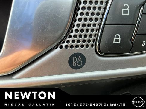 Used 2021 Ford Explorer Limited w/ Equipment Group 301A AWD/4WD image 14