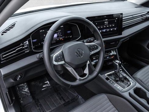 Used 2025 Volkswagen Jetta S image 10