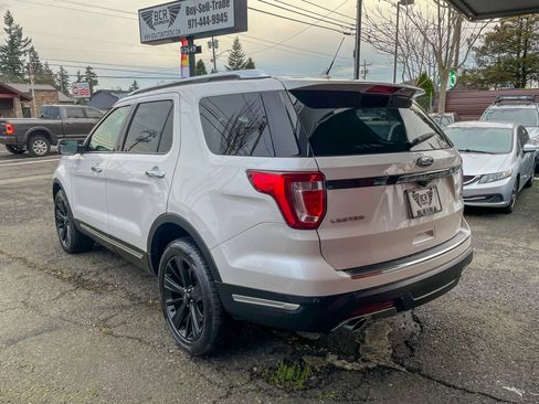 Used 2018 Ford Explorer Limited AWD/4WD image 2