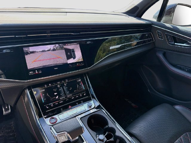 Used 2025 Audi SQ7 Prestige AWD/4WD image 29