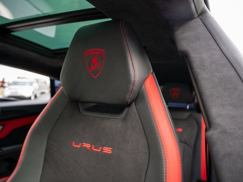 Used 2023 Lamborghini Urus S AWD/4WD image 35