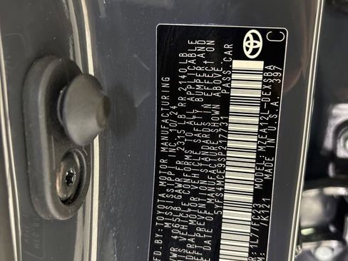 Used 2025 Toyota Corolla SE image 10