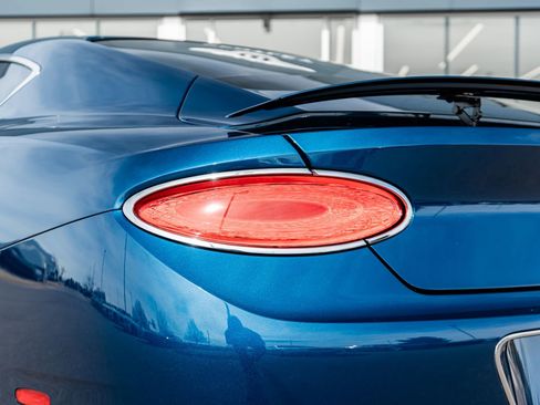 Used 2024 Bentley Continental GT image 12