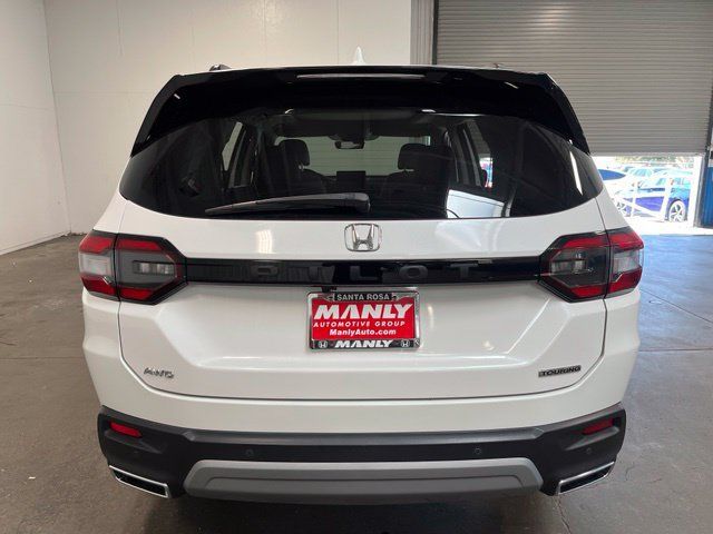 Used 2024 Honda Pilot Touring image 3