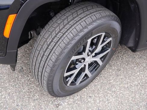 New 2025 Jeep Grand Cherokee Limited w/ Luxury Tech Group II image 9