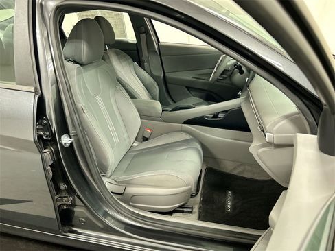 Used 2023 Hyundai Elantra SEL image 22