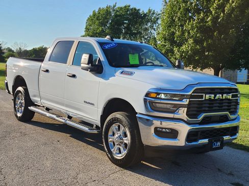Used 2025 RAM 2500 Big Horn AWD/4WD image 6