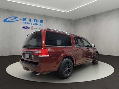 Used 2015 Lincoln Navigator L 4WD image 10