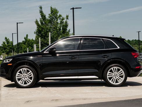 Used 2019 Audi Q5 2.0T Premium Plus w/ Premium Plus Package AWD/4WD image 6