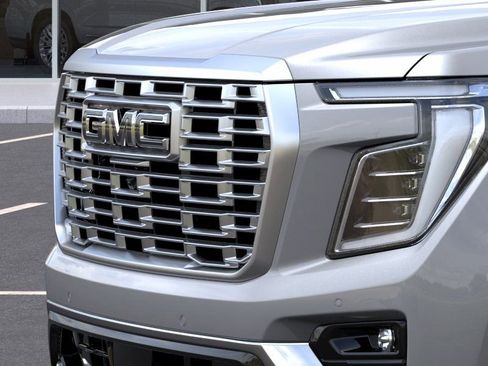New 2026 GMC Yukon Denali w/ Denali Reserve Package AWD/4WD image 13