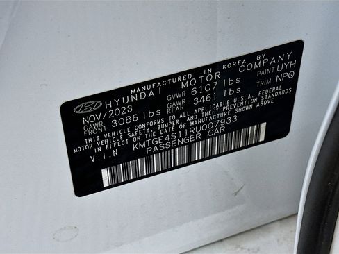 Used 2024 Genesis G80 image 12