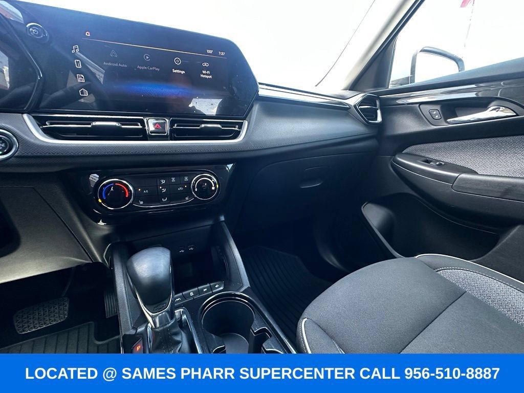 Used 2024 Chevrolet TrailBlazer LT w/ LT Cold Weather Package FWD image 15