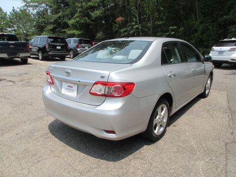 Used 2012 Toyota Corolla LE w/ Premium Pkg FWD image 5