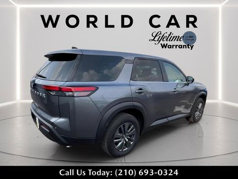 Used 2025 Nissan Pathfinder S FWD image 7