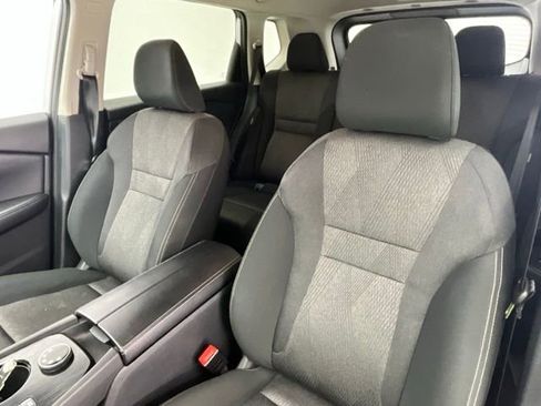 Used 2025 Nissan Rogue SV AWD/4WD image 6
