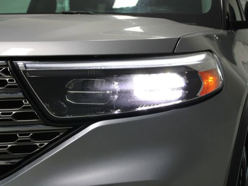 Used 2023 Ford Explorer Limited image 53