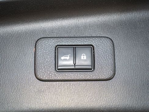 Used 2023 Nissan Armada SL w/ Midnight Edition Package image 11