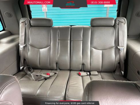 Used 2005 Chevrolet Tahoe Z71 w/ Preferred Equipment Group AWD/4WD image 22