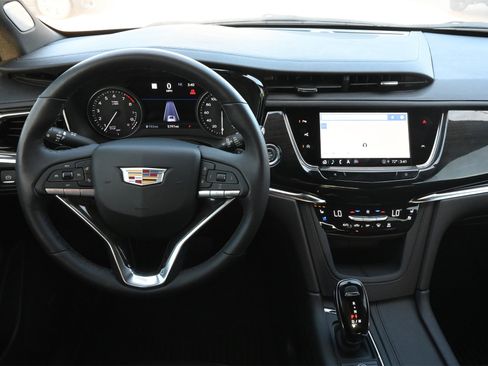 New 2024 Cadillac XT6 Premium Luxury w/ Technology Package image 9