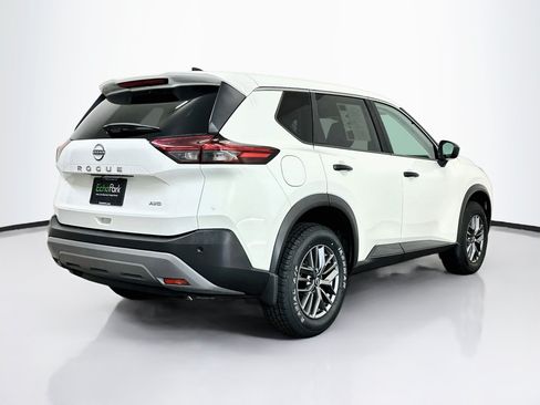 Used 2023 Nissan Rogue S AWD/4WD image 9