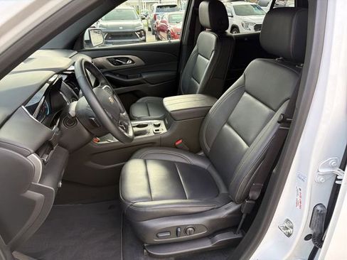 Certified 2023 Chevrolet Traverse LT AWD/4WD image 13