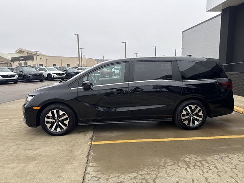 Used 2025 Honda Odyssey EX-L image 3