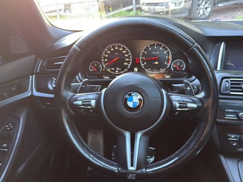 Used 2014 BMW M5 RWD image 32