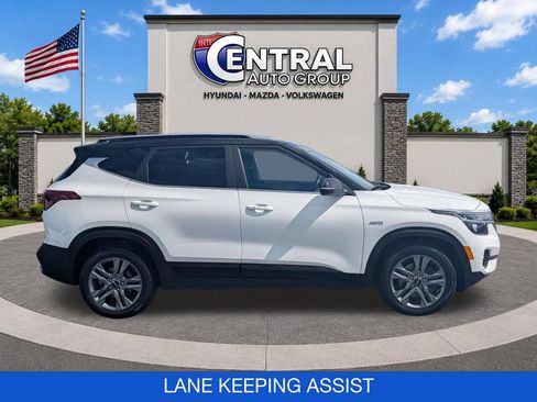 Used 2023 Kia Seltos S AWD/4WD image 9