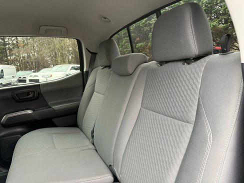 Used 2021 Toyota Tacoma SR5 w/ SR5 Appearance Package (SM) image 20