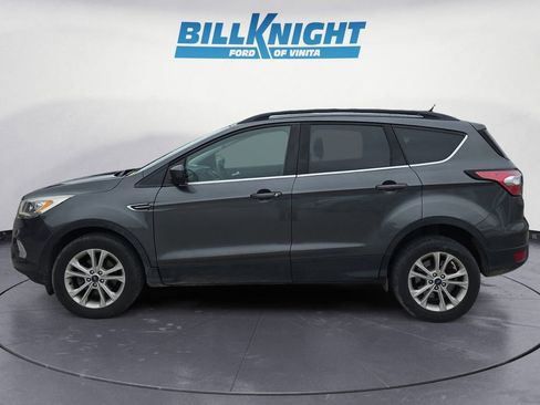 Used 2018 Ford Escape SEL FWD image 2