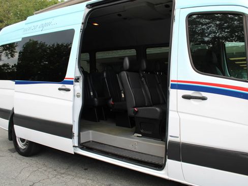 Used 2016 Mercedes-Benz Sprinter 2500 image 24