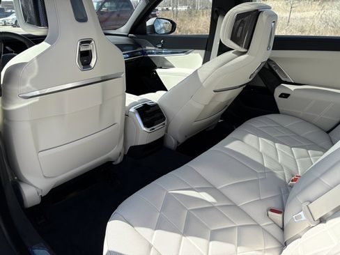 Used 2025 BMW 760i xDrive 760i xDrive image 13