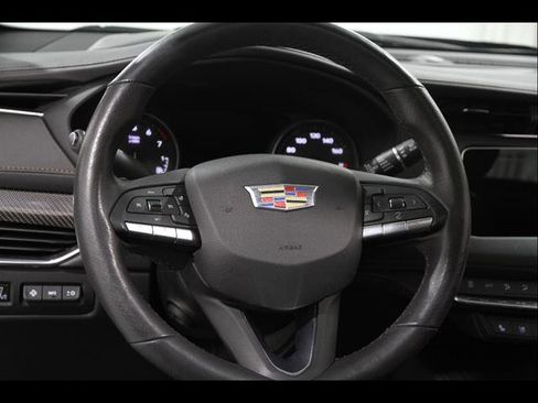 Used 2023 Cadillac XT4 Sport AWD/4WD image 7