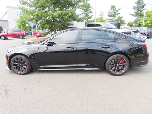 Used 2023 Cadillac CT5 V Blackwing w/ Carbon Fiber Package 2 RWD image 8
