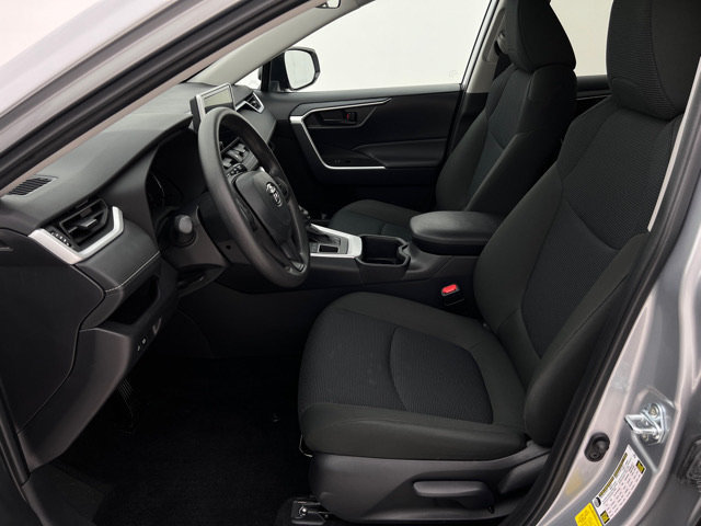 Used 2025 Toyota RAV4 LE AWD/4WD image 11