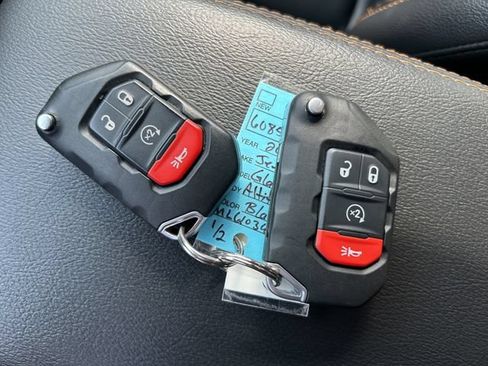 Used 2021 Jeep Gladiator Overland AWD/4WD image 34