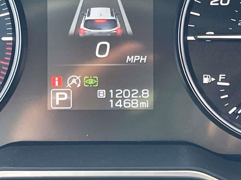 Certified 2025 Subaru Outback Limited image 29