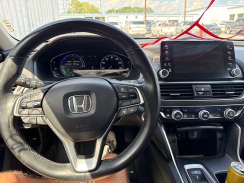 Used 2019 Honda Accord Touring image 10