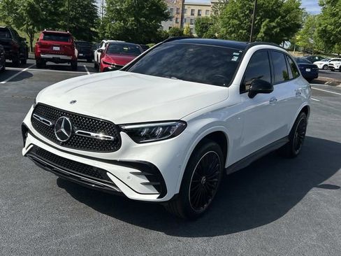 Used 2025 Mercedes-Benz GLC 300 4MATIC image 8