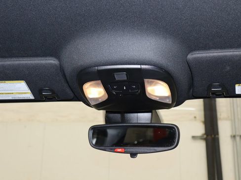 Used 2024 Jeep Compass Latitude image 28