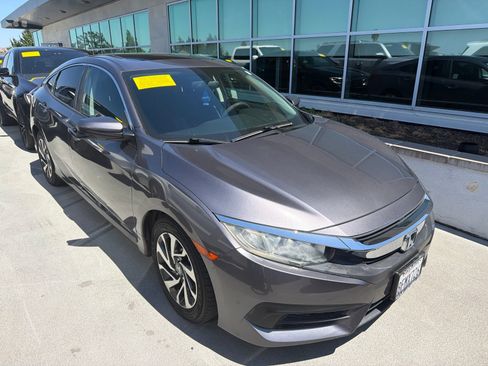 Used 2018 Honda Civic EX image 2