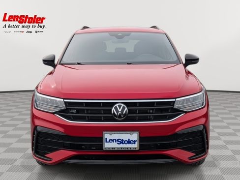 Used 2024 Volkswagen Tiguan SE R-Line image 8